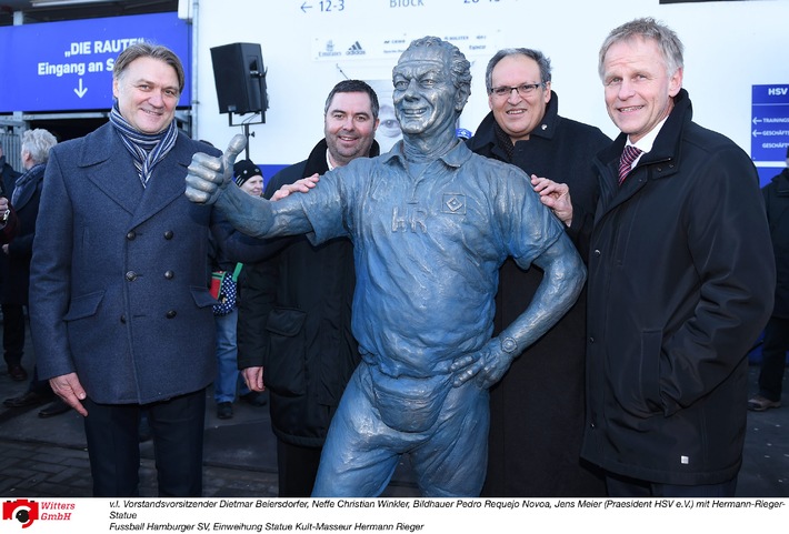 HSV-Presseservice: Hermann-Rieger-Statue eingeweiht