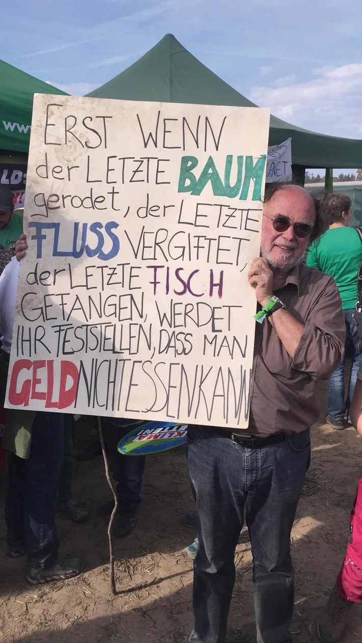 Wir gehen auf die Straße! ÖKOWORLD streikt für das Klima seit 1995 - und nicht nur freitags! / Die ÖKOWORLD AG schließt am 20. September um 11 Uhr das Büro und geht auf die Demonstration