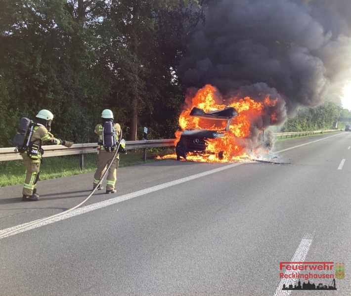 FW-RE: LKW-Brand auf der A2 in Fahrtrichtung Hannover