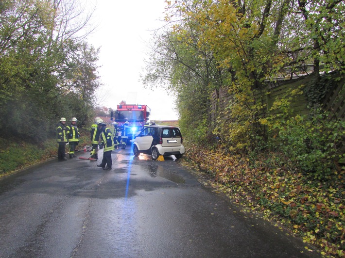 POL-PPMZ: Sperrung der Landstraße nach Verkehrsunfall