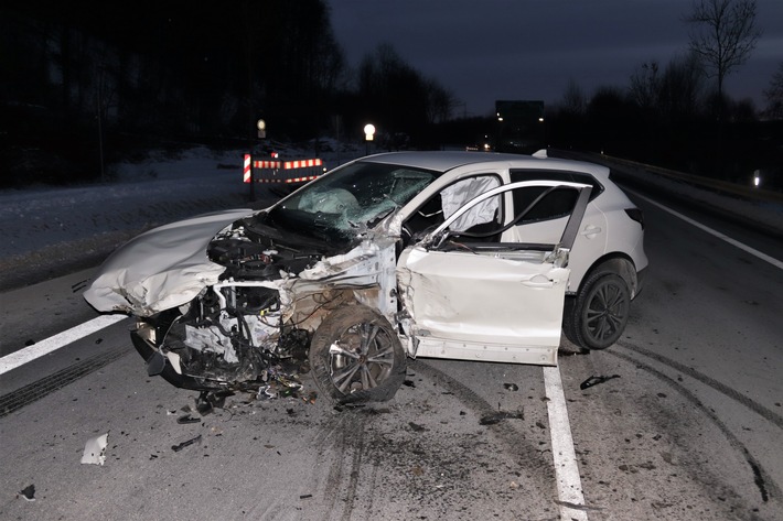 POL-HX: Unfall bei Höxter mit einer schwerverletzten Person