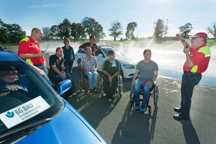 Fahrsicherheitstraining für Rollstuhlfahrer / Mobil? Aber klar! (mit Bild)
