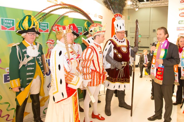 Snack alaaf! / Kölner Dreigestirn eröffnet den Intersnack Messestand bei der ISM auf Kölsche Art