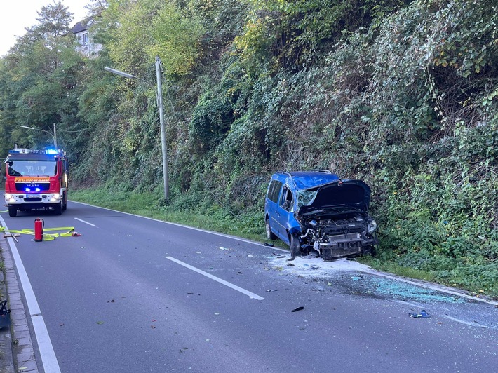 FW-EN: Wetter - Alleinunfall am Sonntag