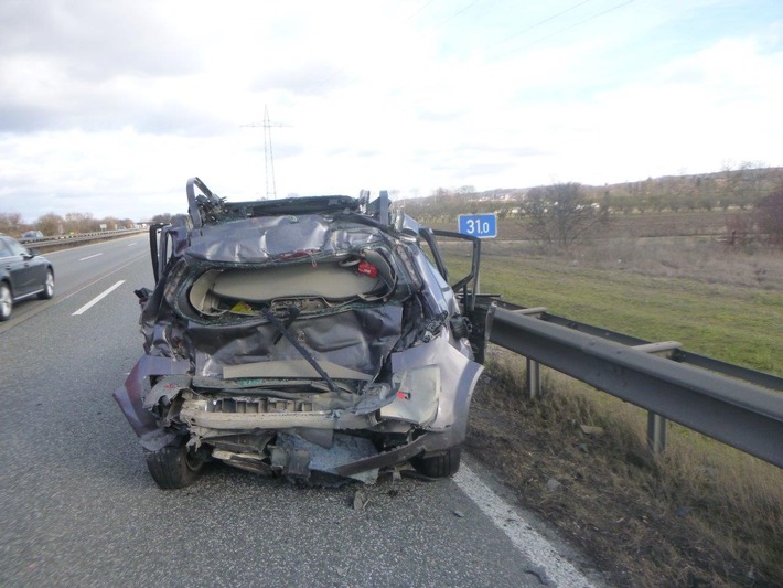 POL-VDMZ: LKW fuhr ungebremst auf Pannen-PKW - Insasse hatte das Auto zuvor bereits verlassen