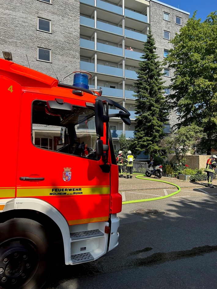 FW-MH: Kellerbrand in Mehrfamilienhaus