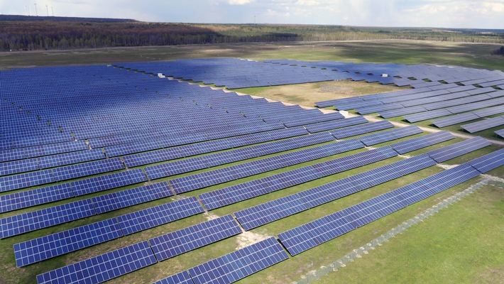 Stadtwerke realisieren erfolgreich Trianel Solarpark Schipkau / Erstes PV-Ausschreibungsprojekt in Betrieb genommen