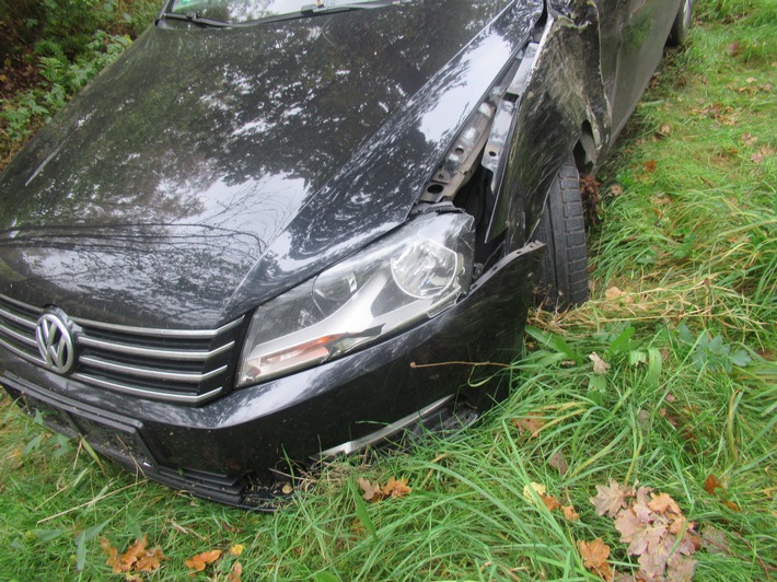 POL-NI: schwerer Verkehrsunfall mit Flucht