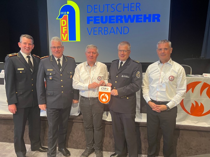 Feuerwehr-Sommermärchen 2026: Spitzenleistungen und Emotionen bei Wettbewerben des Weltfeuerwehrverbandes in Berlin / CTIF-Delegiertenversammlung erteilt Zuschlag für Durchführung in Deutschland