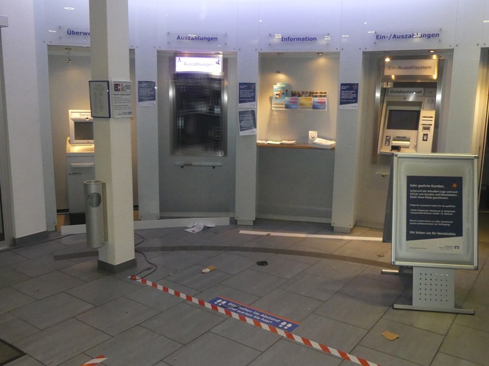 POL-SO: Lippetal-Herzfeld - Bankautomat gesprengt