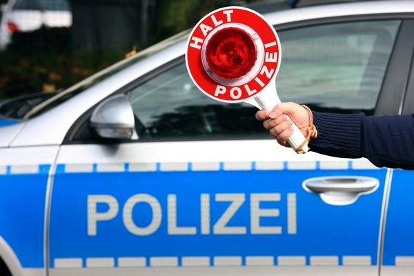 POL-REK: Mann nach Verfolgungsfahrt in Klinik eingewiesen/ Bedburg