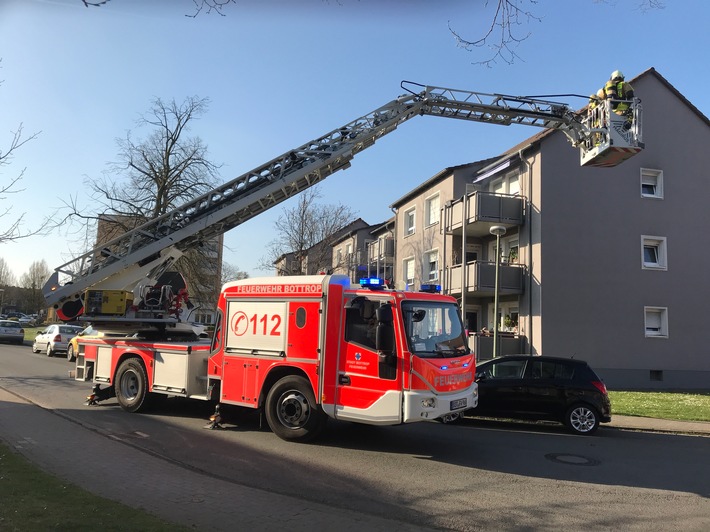 FW-BOT: Brand auf Balkon