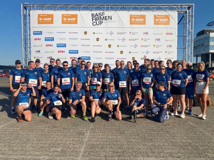 POL-PPRP: Team des Polizeipräsidiums Rheinpfalz mit 49 Läuferinnen und Läufern beim Firmencup am Start