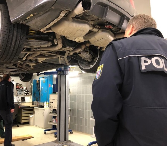 POL-KS: Kontrollen gegen Raser und Poser: Verkehrspolizei kontrolliert über 80 Autos; 16 Fahrverbote und zwei BMW sichergestellt