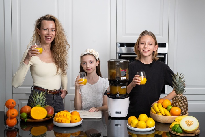 Weltfrauentag 2026 - Ein bewusster Moment nur für mich / Wie Kaltpressentsafter von Kuvings Frauen helfen, zwischen Job, Familie und Alltag kleine Inseln der Achtsamkeit zu schaffen