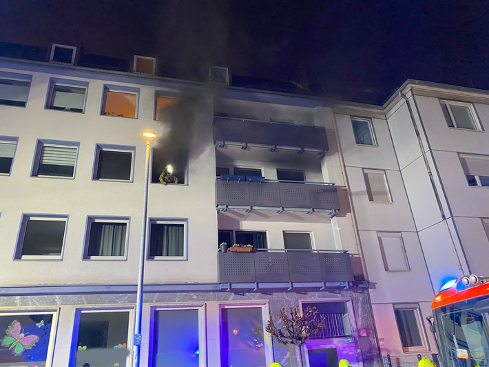 FW Hannover: Verletze Person bei Wohnungsbrand