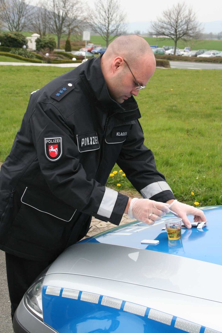 POL-HM: Verkehrskontrollen der Polizeiinspektion Hameln-Pyrmont und Bad Münder / Schwerpunkt Alkohol- und Drogenmissbrauch