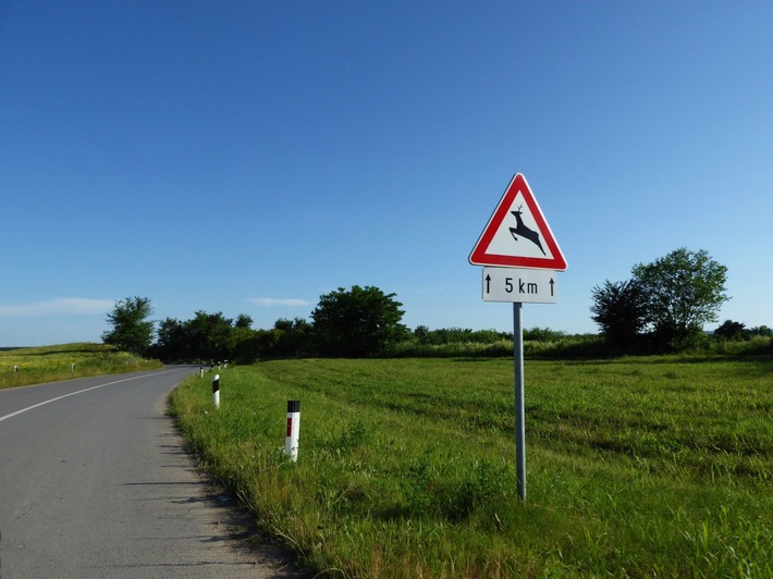 Zeitumstellung: ADAC rät zu angepasster Fahrweise