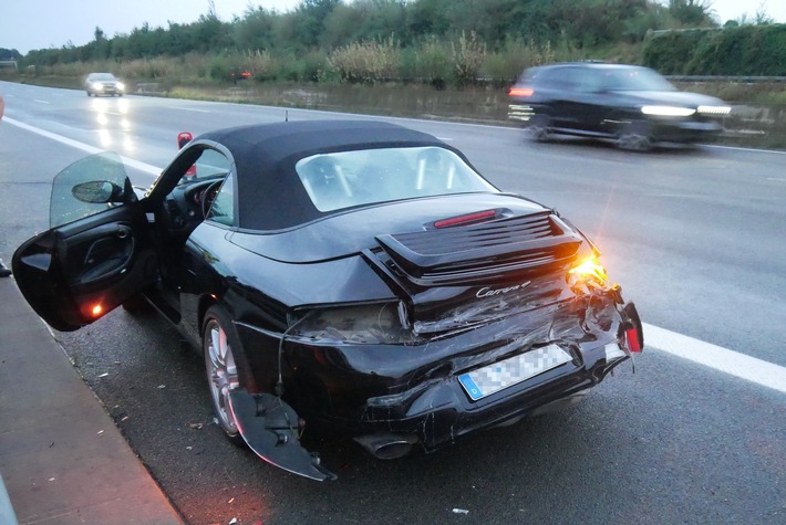 POL-ROW: ++ Starkregen auf der Autobahn A1 - Vier Unfälle durch Aquaplaning ++ Unfall am Busbahnhof - 13-jährige Radfahrerin verletzt ++ 63-jährige Radfahrerin von Auto angefahren ++