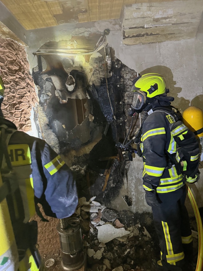 FW-OB: Brand in Zwischenwand