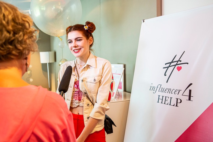 Influencer machen sich stark für Social Responsibility / First Mover: HashMAG launcht Charity-Programm auf Berliner Fashion Week