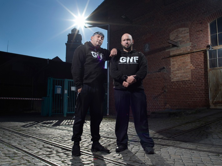 HOCHGEKÄMPFT - Eko Fresh erzählt die Geschichte der Wrestler Ahmed und Hussen Chaer