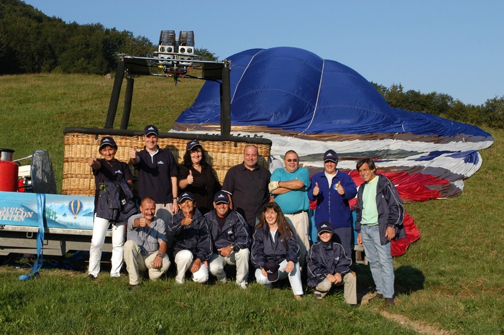 Nestea WettbewerbsgewinnerInnen entdecken die Zentralschweiz im Heissluftballon