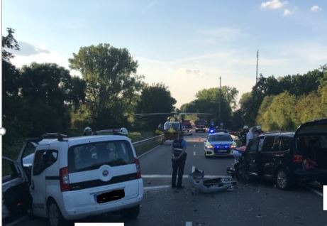 POL-PPWP: Drei Verletzte und hoher Sachschaden nach Verkehrsunfall