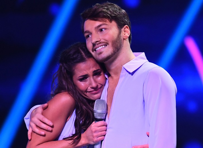 Muskelfaserriss! "Dancing on Ice"-Kandidatin Sarah Lombardi fällt in der nächsten Live-Show am Sonntag aus