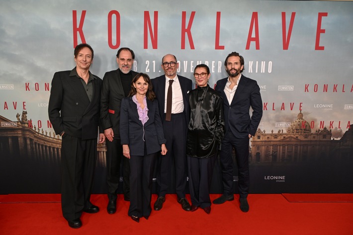 Prominent besuchte Deutschlandpremiere in Berlin: KONKLAVE/ Ab 21. November 2024 im Kino