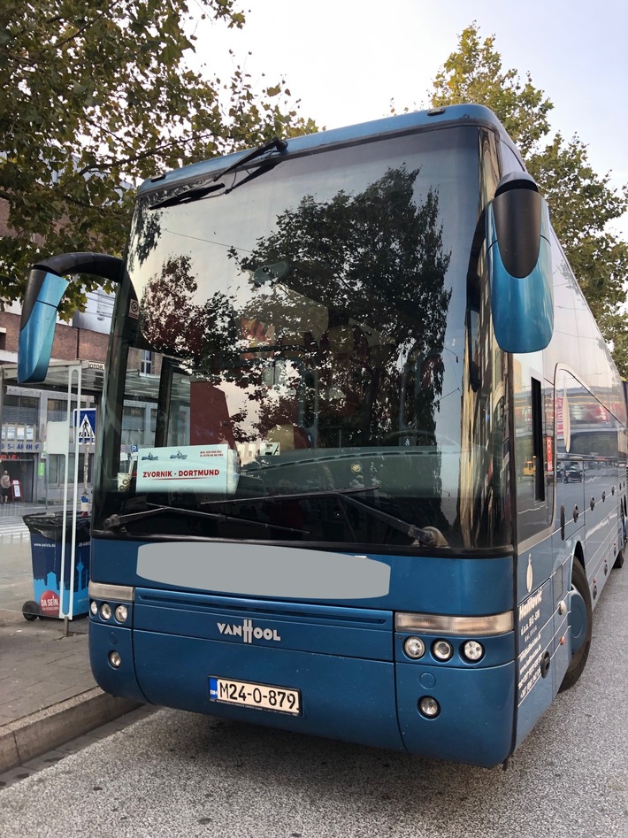 POL-D: Stadtmitte/Eller - Buskontrollen - Polizei zieht zwei rollende Zeitbomben aus dem Verkehr