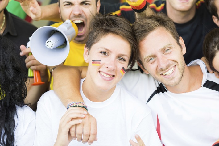 Fußball-WM 2014: Mit Fan-Schal und Reisekrankenversicherung in den Brasilien-Urlaub (FOTO)