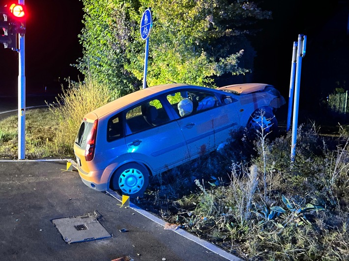 POL-COE: Senden, Bösensell, Weseler Straße/ Auto von Straße abgekommen