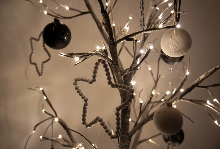 TÜV SÜD erklärt, worauf Verbraucher bei Weihnachtsbeleuchtung achten sollten