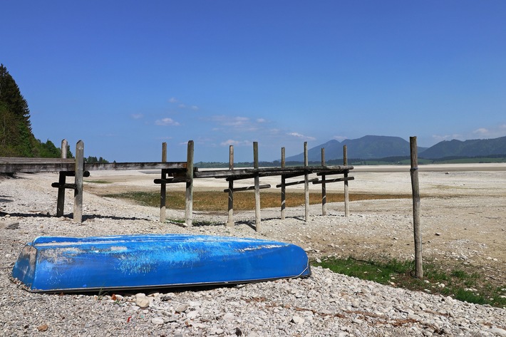 Wir erleben eine seit April andauernde auÃŸergewÃ¶hnliche WÃ¤rme und Trockenheit. Der Klimawandel spielt dabei eine Rolle. Bildnachweis: WetterOnline / Shutterstock (bei Verwendung zwingend angeben). Bildverwendung: Nutzung des Bildes ausschlieÃŸlich im Kontext der Pressemitteilung von WetterOnline vom 29.08.2018. Weiterer Text Ã¼ber ots und www.presseportal.de/nr/12322 / 