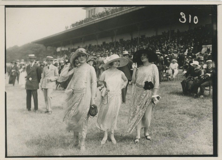 Mode im Fokus – Ausstellungen 2026 im Textilmuseum St.Gallen