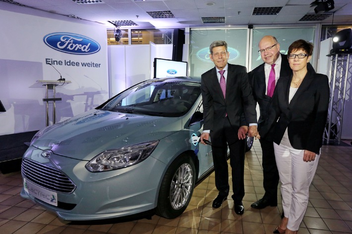 Aus deutscher Fertigung und in reguläre Produktion integriert: Ford Focus Electric startet im Ford-Werk in Saarlouis (BILD)