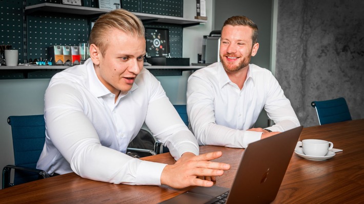 Niklas Rabanus und Samuel Koch von der KONUS &amp; Partner GmbH: Mitarbeitergewinnung und -bindung - Doppelter Mehrwert für kleine IT-Unternehmen