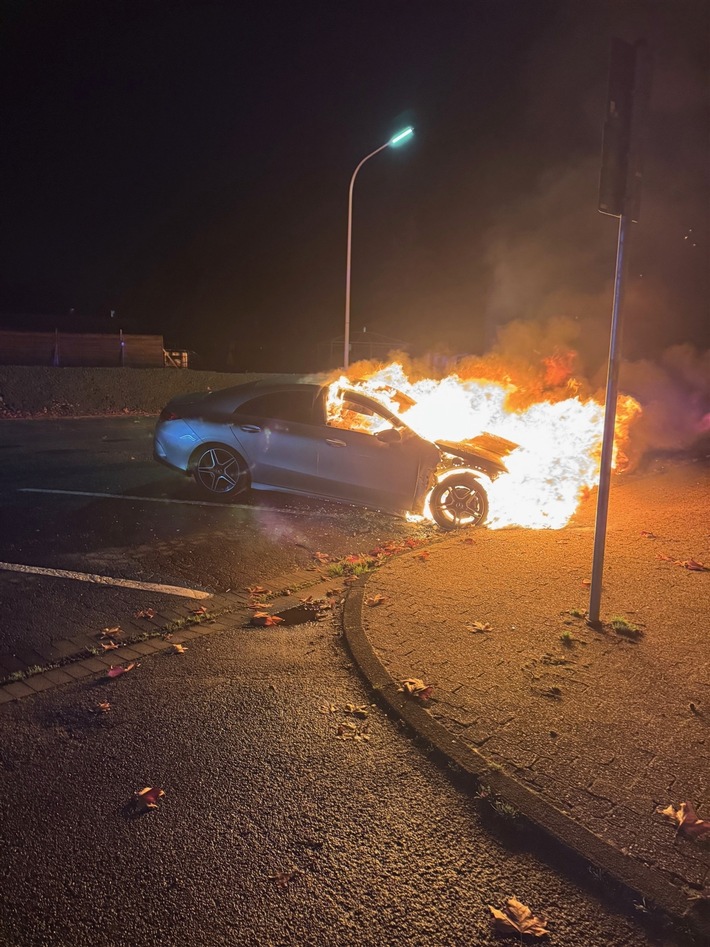 POL-AC: Auto brennt in Alsdorf - Kripo ermittelt wegen Brandstiftung