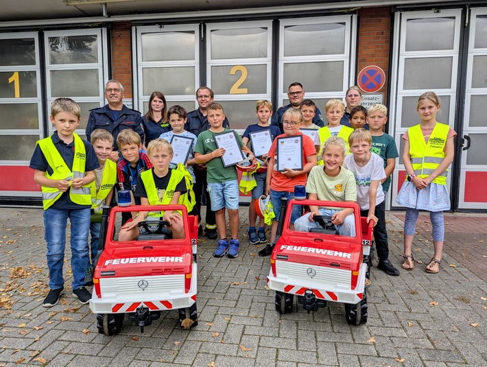 FW-KLE: Freiwillige Feuerwehr Bedburg-Hau: Starke Nachwuchsarbeit in Kinder- und Jugendfeuerwehr
