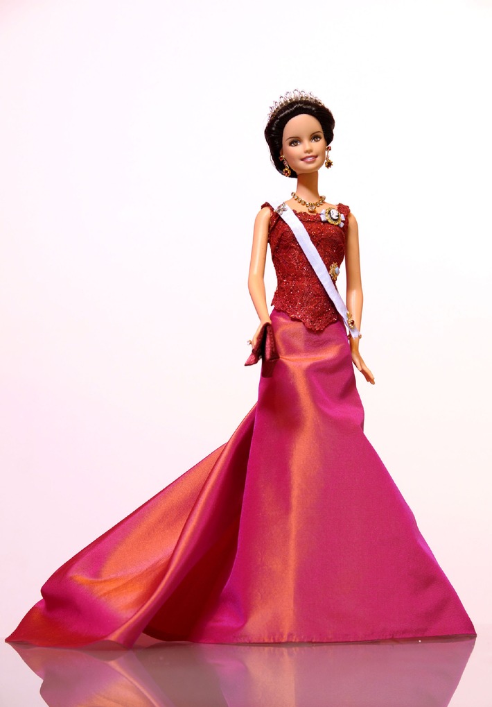 Mattel würdigt Kronprinzessin Victoria von Schweden mit eigener Barbie-Puppe / Ausstellung des Unikats während der Hochzeitsfeierlichkeiten im exklusiven Stockholmer Shopping-Center Nordiska Kompaniet (NK)