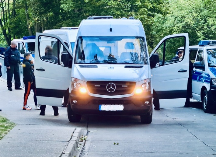 BPOLP Potsdam: Bundespolizei führt erneuten Schlag gegen Schleusungskriminalität - Durchsuchung von über 60 Objekten in Sachsen-Anhalt, Niedersachsen, Nordrhein-Westfalen, Berlin und Sachsen.