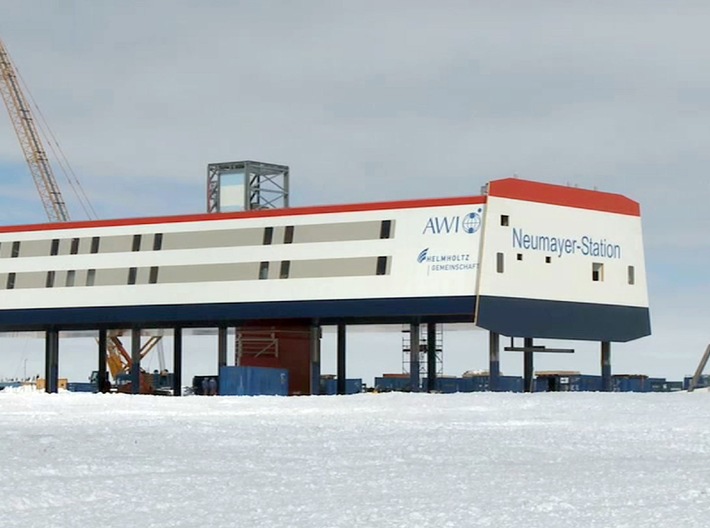 PHOENIX-Programmhinweis - BITTE KORREKTUR BEI DER UHRZEIT BEACHTEN - EISZEIT-SPEZIAL live - Eröffnung der Neumayer Station III in der Antarktis, PHOENIX, Fr., 20.02.2009, bereits ab 11.00 und 20.15 Uhr