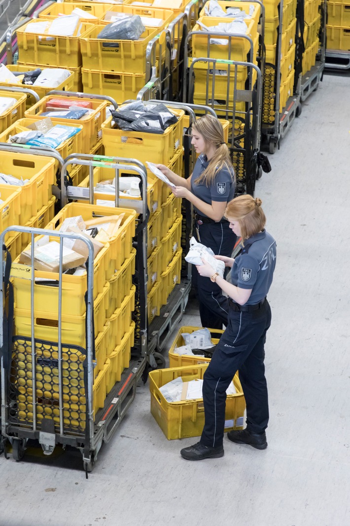 HZA-F: Geschenke und Schnäppchen per Mausklick- Hauptzollamt Frankfurt am Main informiert über Zollabfertigung von Internetbestellungen