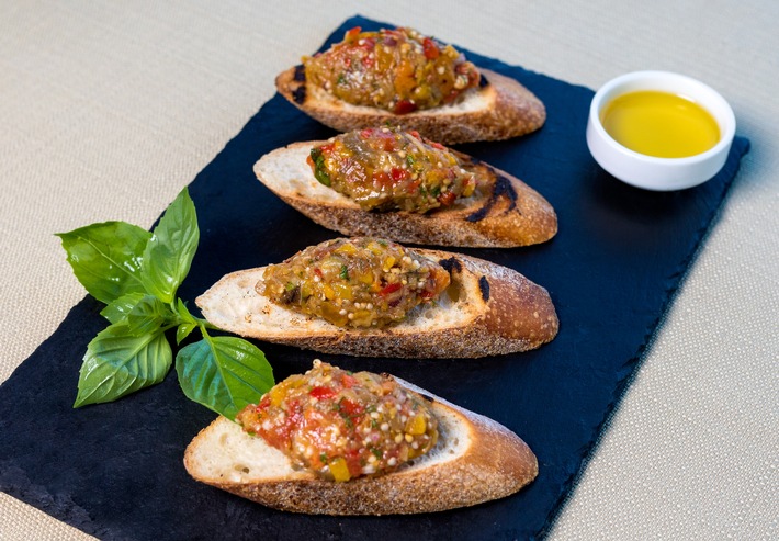 Tapas mit Freunden / Kulinarische Inspirationen mit Olivenölen aus Europa