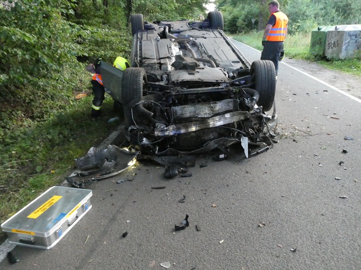 POL-MS: Auto überschlägt sich - 26-Jährige schwer verletzt