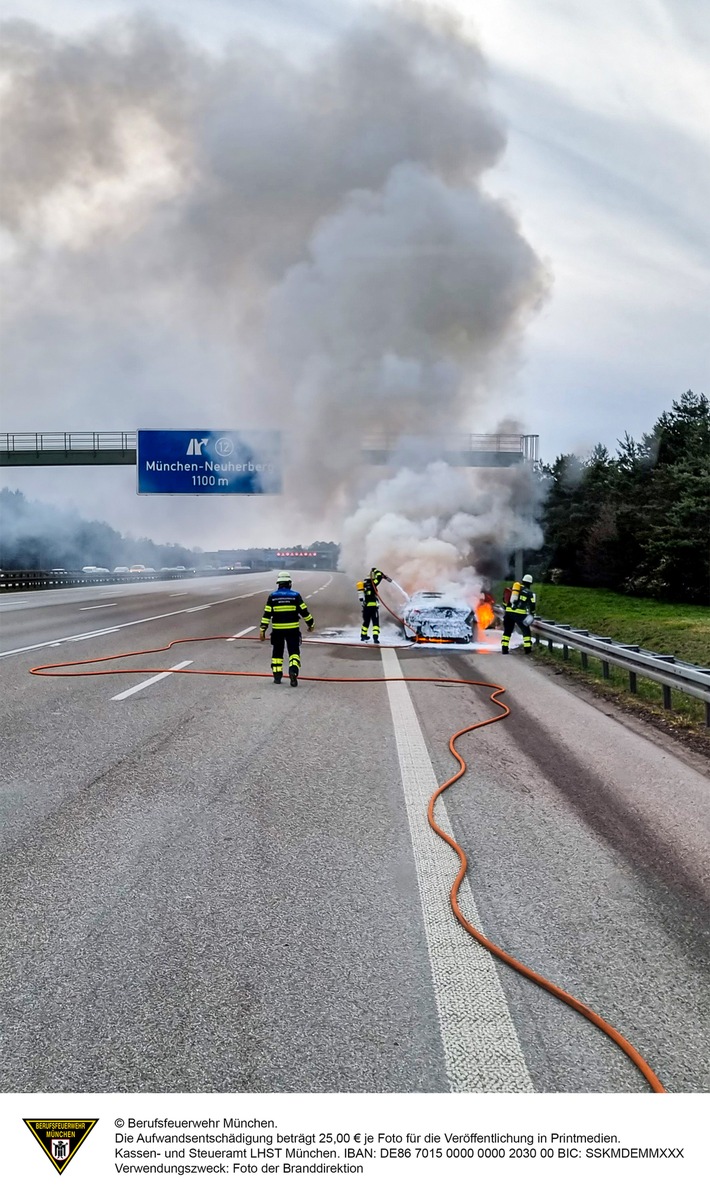 FW-M: A 99 - Vollsperrung wegen Fahrzeugbrand (Neuherberg)