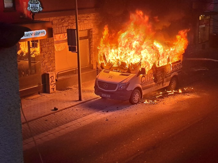 POL-LM: +++ Ordnungsamtsmitarbeiter angegriffen +++ Auto brennt in Elz +++ Ladendieb bedroht Angestellte +++
