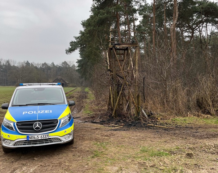 POL-KLE: Straelen - Hochsitz in Brand gesetzt / Zeugen gesucht