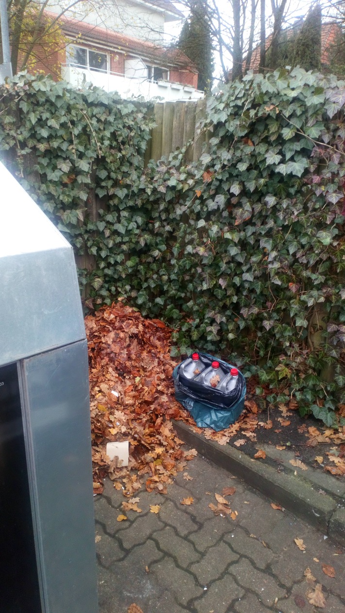 POL-SE: Pinneberg - Polizei sucht Zeugen - Unzulässige Müllablagerung an Mehrwegcontainer